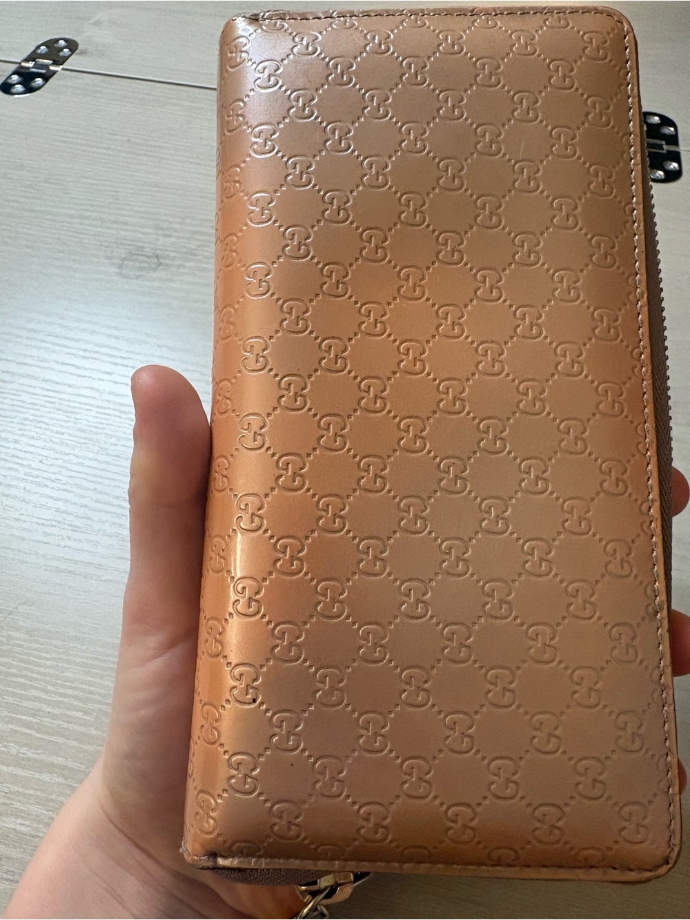 Gucci Nude Pink Embossed Patent Leather Zip Wallet - Picture 2 of 9